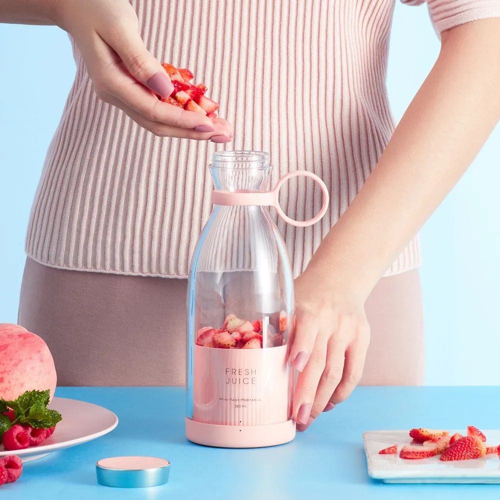 Portable and Electric Blender Bottle Juicer for Shakes